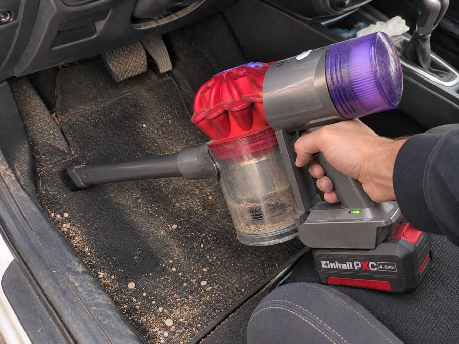 Einhell 18V PXC to Dyson V8 battery adapter: In the hand
